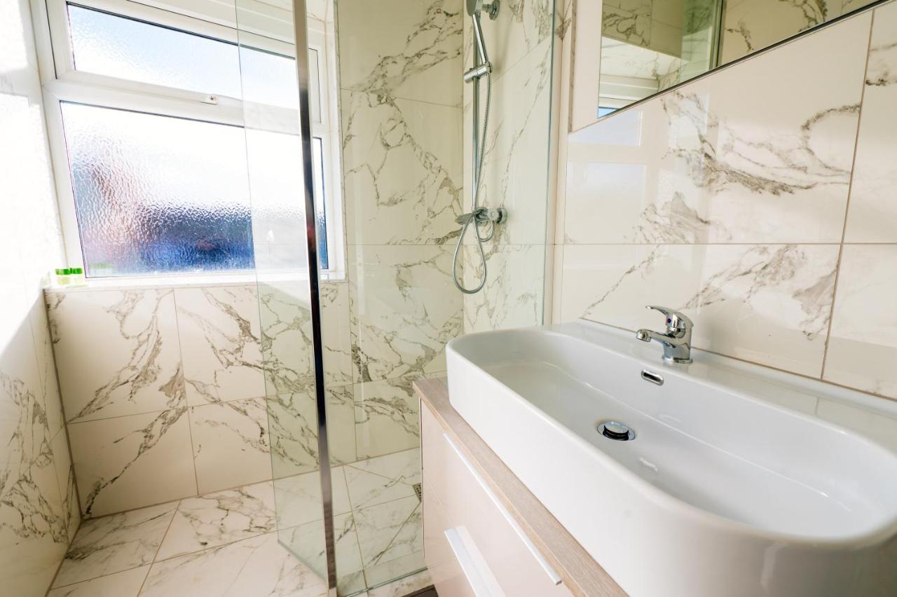 35a Howard Gardens - Centre Apartment