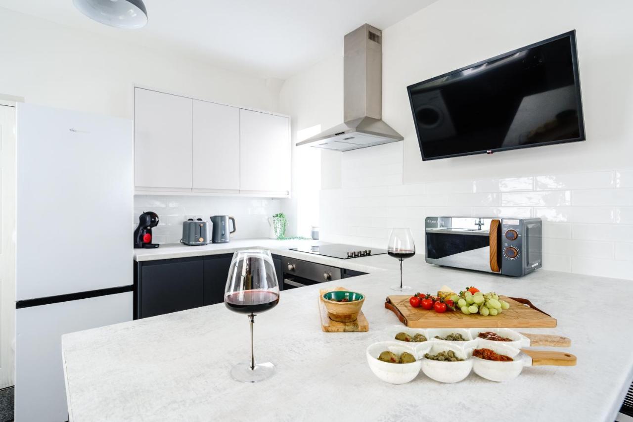 Apartment 35a Howard Gardens - Centre Cardiff