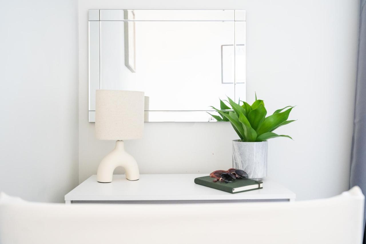 35a Howard Gardens - Centre Apartment